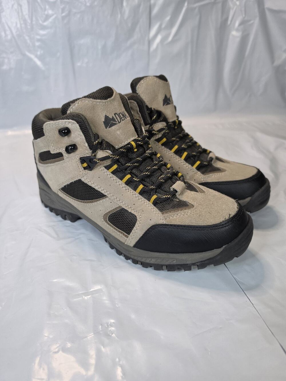 Denali Ckearwater Men’s Hiking Boots Work Boot Shoes Size 9, Beige/Black Clean